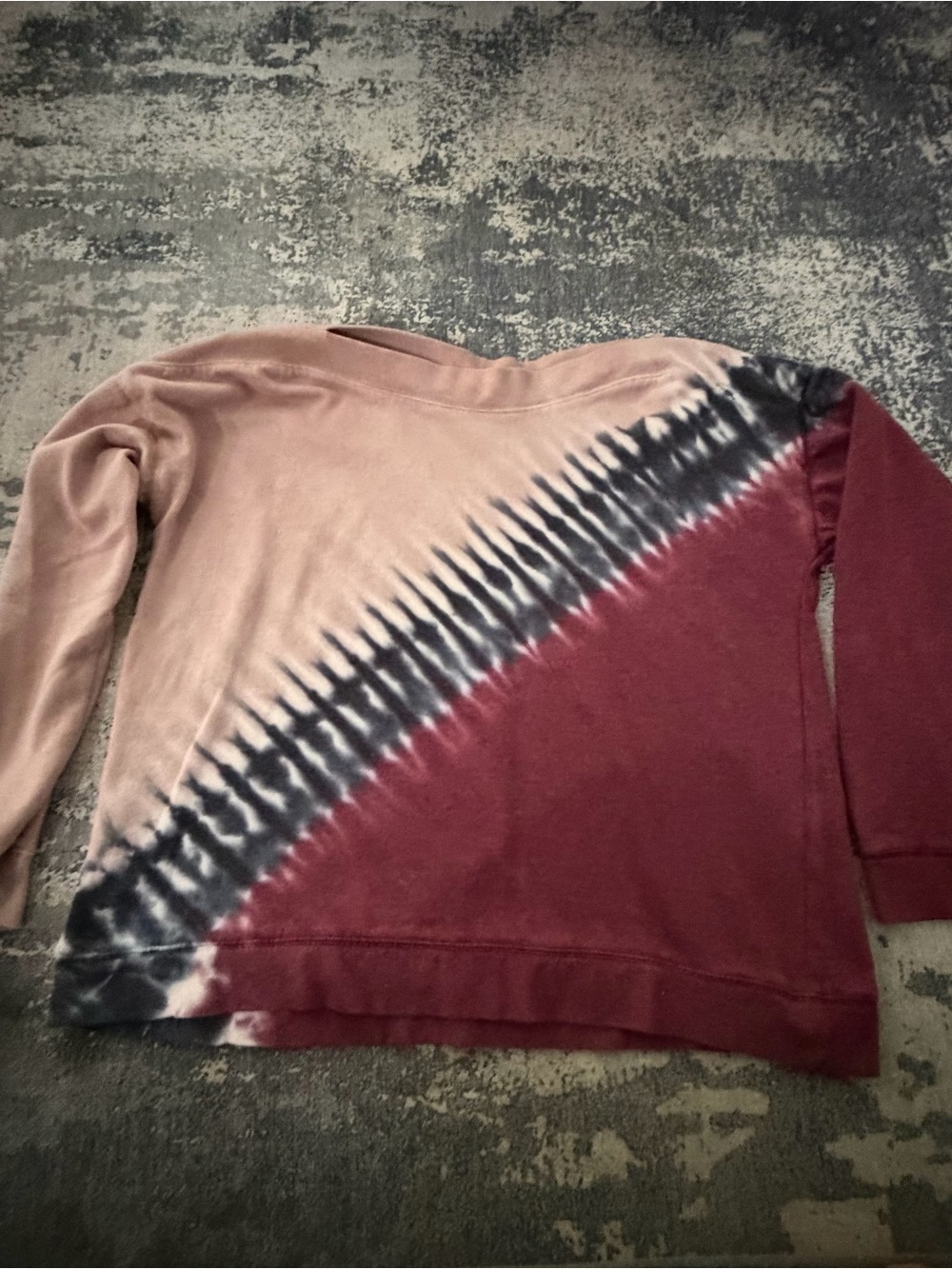 Maurices Diagonal Tie-Dye Pullover in Mauve, Burgundy & Black